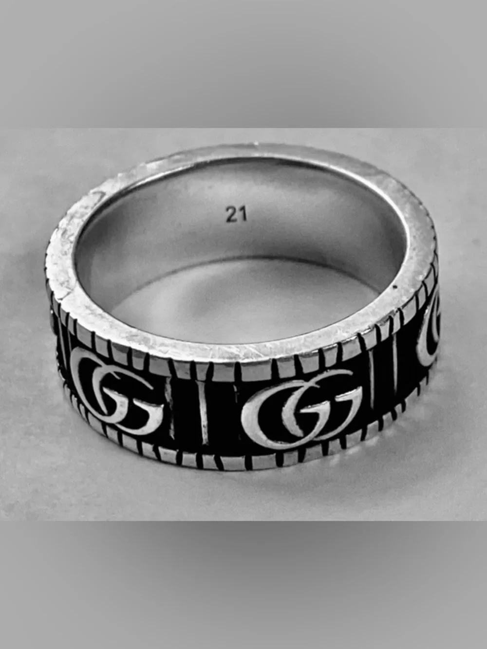 Gucci Silver and Black Double G Band Ring Unisex - Picture 4 of 9
